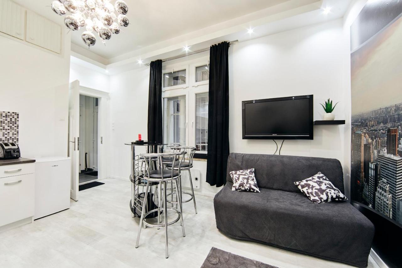 Garibaldi Apartment Budapest Exterior foto